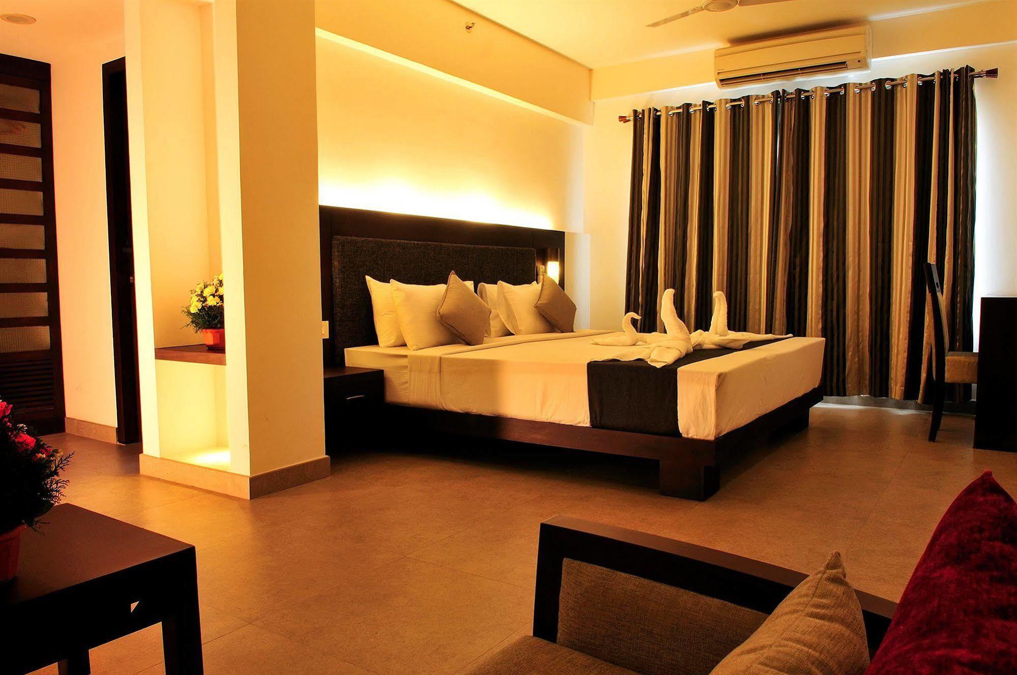 Copper Folia Hotel Kozhikode Buitenkant foto